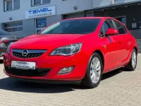Usata Opel Astra 131 CV (96 kW) 2012 Rosso Berlina