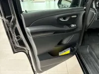 Gebraucht Mercedes V220 163 PS (119 kW) 2025 Obsidianschwarz metallic Van / Kleinbus