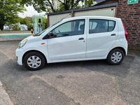 Gebraucht Daihatsu Cuore 51 PS (37 kW) 2011 Weiß Kleinwagen