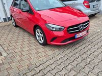 Gebraucht Mercedes B200 Progressive 150 PS (110 kW) 2019 Rot Van / Kleinbus