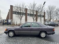 Gebraucht Mercedes E300 179 PS (131 kW) 1991 Braun Limousine