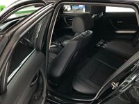Gebraucht BMW 330 Sport Line 245 PS (180 kW) 2012 Schwarz Kombi