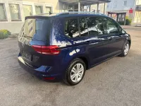 Gebraucht VW Touran Comfortline 150 PS (110 kW) 2016 Blau Van / Kleinbus