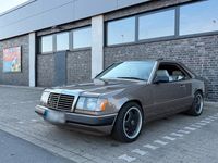 Gebraucht Mercedes E230 132 PS (97 kW) 1987 Braun Coupé