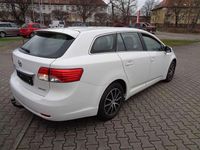 Gebraucht Toyota Avensis Life 147 PS (108 kW) 2013 Weiß Kombi