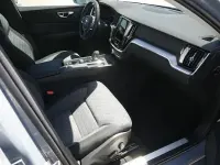 Gebraucht Volvo V60 Core 163 PS (119 kW) 2024 Grau / thunder grey (metallic) Kombi