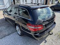 Gebraucht Mercedes E220 170 PS (125 kW) 2013 Phantomschwarz Kombi