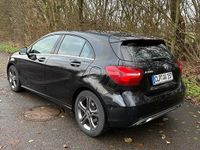 Gebraucht Mercedes A180 122 PS (89 kW) 2016 Limousine
