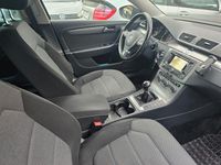 Gebraucht VW Passat 140 PS (102 kW) 2012 Grau Kombi