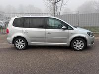 Gebraucht VW Touran Cup 105 PS (77 kW) 2014 Silber Van / Kleinbus