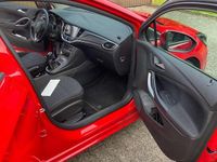 Second-hand Opel Astra 105 CP (77 kW) 2015 Roșu Hatchback