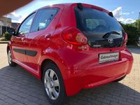 Gebraucht Toyota Aygo Cool 68 PS (50 kW) 2006 Rot Kleinwagen