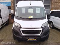 Gebraucht Peugeot Boxer 140 PS (102 kW) 2024 Lackierung weiss icy/deckende Van