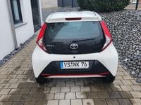 Gebraucht Toyota Aygo Play 72 PS (52 kW) 2018 Weiß Kleinwagen