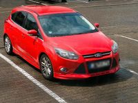 Gebraucht Ford Focus S 150 PS (110 kW) 2013 Rot Limousine