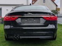 Gebraucht Jaguar XF Portfolio 179 PS (131 kW) 2016 Schwarz Limousine