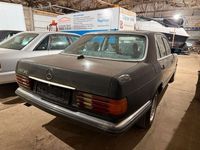 Gebraucht Mercedes S280 185 PS (136 kW) 1985 Schwarz Limousine