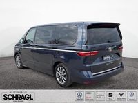 Gebraucht VW Multivan Style 150 PS (110 kW) 2023 Starlight blue metallic Van