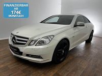 Gebraucht Mercedes E220 AMG 170 PS (125 kW) 2011 Weiß Coupé