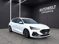 Używany Ford Focus ST 280 KM (205 kW) 2022 Biały Sedan/Limuzyna