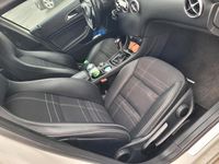 Gebraucht Mercedes A180 120 PS (88 kW) 2013 Weiß Kleinwagen