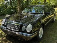 Gebraucht Mercedes E240 Elegance 170 PS (125 kW) 1998 Schwarz Limousine