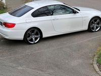 Gebraucht BMW 330 Performance 272 PS (200 kW) 2011 Weiß Coupé