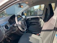 Usata VW up! 60 CV (44 kW) 2018 Argento Utilitaria