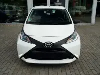 Gebraucht Toyota Aygo 69 PS (50 kW) 2018 Weiß Kleinwagen