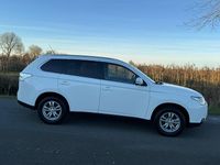 Gebraucht Mitsubishi Outlander Edition 150 PS (110 kW) 2015 Weiß SUV