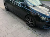Gebraucht Peugeot 308 120 PS (88 kW) 2017 Schwarz Kombi