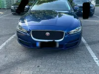 Używany Jaguar XE 179 KM (131 kW) 2016 Niebieski Sedan/Limuzyna