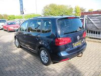 Gebraucht VW Touran Style 105 PS (77 kW) 2011 Blau Van / Kleinbus