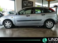 Gebraucht Ford Focus Trend 101 PS (74 kW) 2002 Silber Limousine
