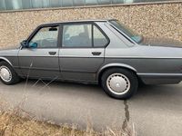 Gebraucht BMW 520 129 PS (94 kW) 1987 Grau Limousine