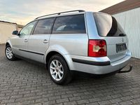 Gebraucht VW Passat 140 PS (102 kW) 2005 Silber Kombi