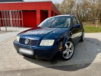 Second-hand VW Bora 174 CP (127 kW) 2000 Albastru Berlinǎ