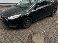 Gebraucht Ford Focus 101 PS (74 kW) 2017 Schwarz Kombi