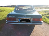 Gebraucht Mercedes E280 177 PS (130 kW) 1977 Grün Limousine