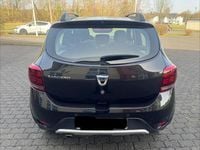 Gebraucht Dacia Sandero Stepway 90 PS (66 kW) 2018 Schwarz Limousine