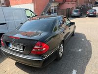 Gebraucht Mercedes E220 150 PS (110 kW) 2002 Schwarz Limousine
