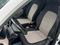 Usata Hyundai i10 67 CV (49 kW) 2016 Bianco Utilitaria