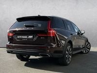 Gebraucht Volvo V60 CC Pro 197 PS (144 kW) 2020 Braun Kombi