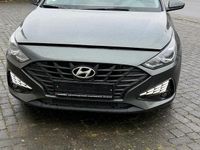 Gebraucht Hyundai i30 120 PS (88 kW) 2021 Grün Kombi