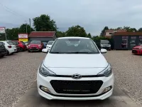 Gebraucht Hyundai i20 Sport 75 PS (55 kW) 2017 Polar white Limousine