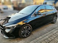 Gebraucht Mercedes B200 Advanced Plus 163 PS (119 kW) 2024 Schwarz Van / Kleinbus