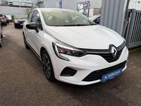 Gebraucht Renault Clio V Equilibre 67 PS (49 kW) 2023 Weiß Limousine