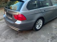Gebraucht BMW 320 185 PS (136 kW) 2012 Silber Kombi