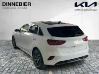Neu Kia Ceed Platinum 140 PS (102 kW) 2025 Carraraweiss Kleinwagen