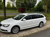 Gebraucht Skoda Superb Exclusive 140 PS (102 kW) 2013 Weiß Kombi